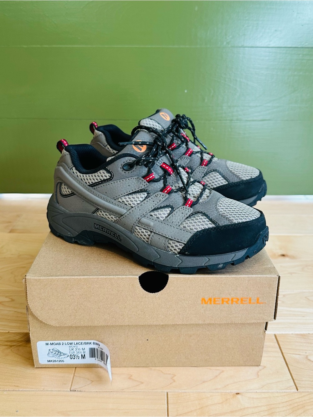 Merrell Kid's Moab 2 Low Lace Hiking Sneaker (Size 3 1/2)